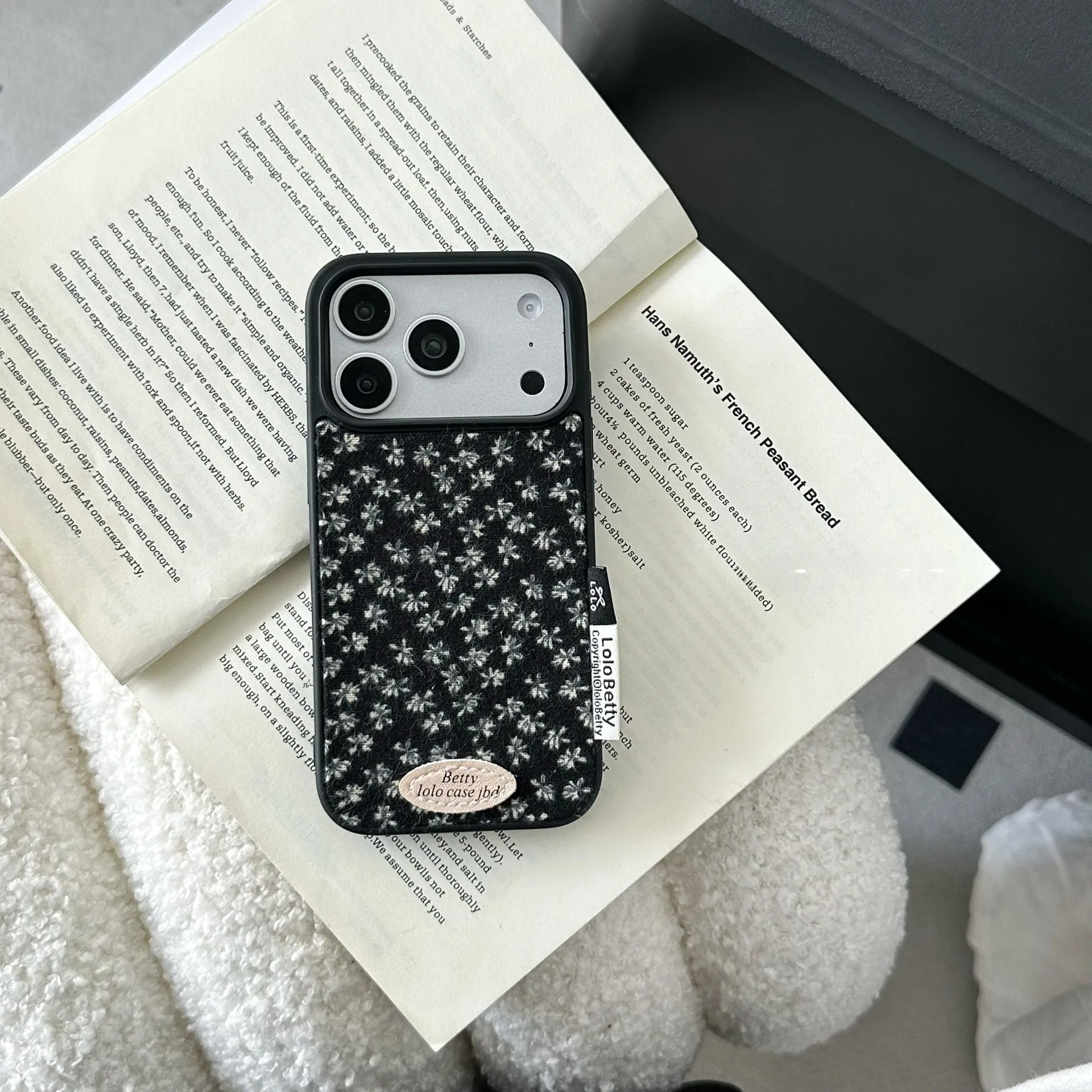 アメリカンレトロ スタイルのiPhoneケースは、どう選ぶ？フラワープリントが今、日本のインス タ風にブレイクしている理由