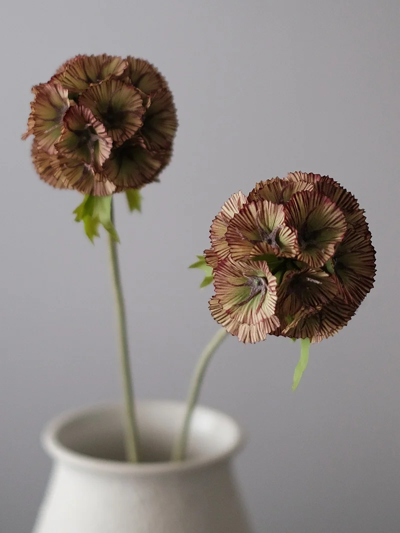 高級感あふれる偽物の花のインテリア装飾：リビング用グリーンフラワーアレンジメントの実用性と適用シーン