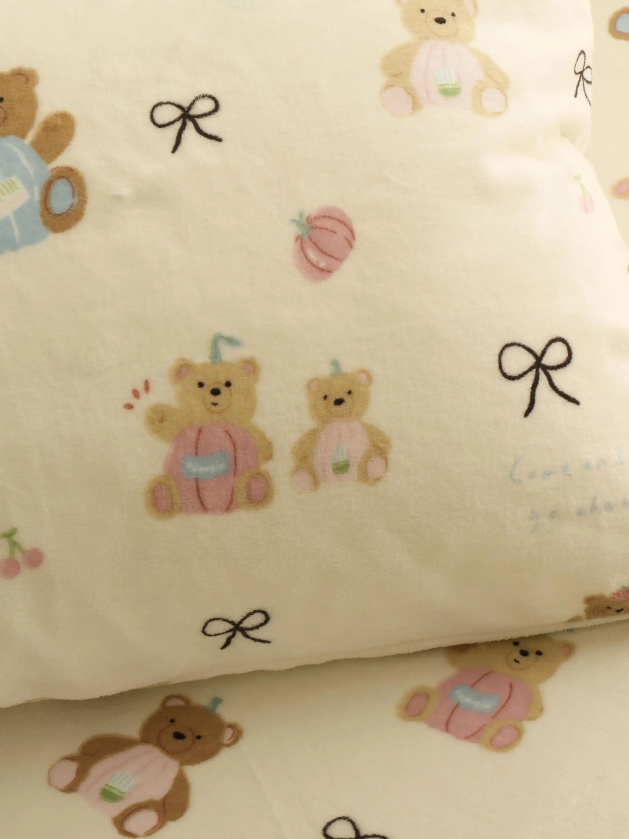 かわいいクマの親子デザイン フランネル毛布：冬用の厚手保温タイプの使い方と選び方