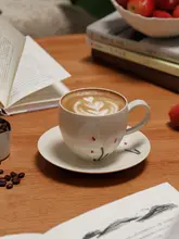手描きデザインのコーヒーカップ＆ソーサー【陶器・アフタヌーンティー用・贈り物に最適】（セットアップ対応）