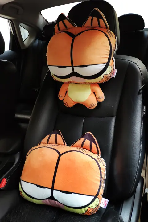 可愛らしいデザインの車用頭枕・腰用クッション【キャラクター・ふんわり素材】