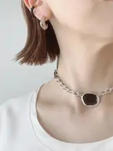 ユニークデザインのエポキシ樹脂ネックレス【ロング・重ね着け・女性用】