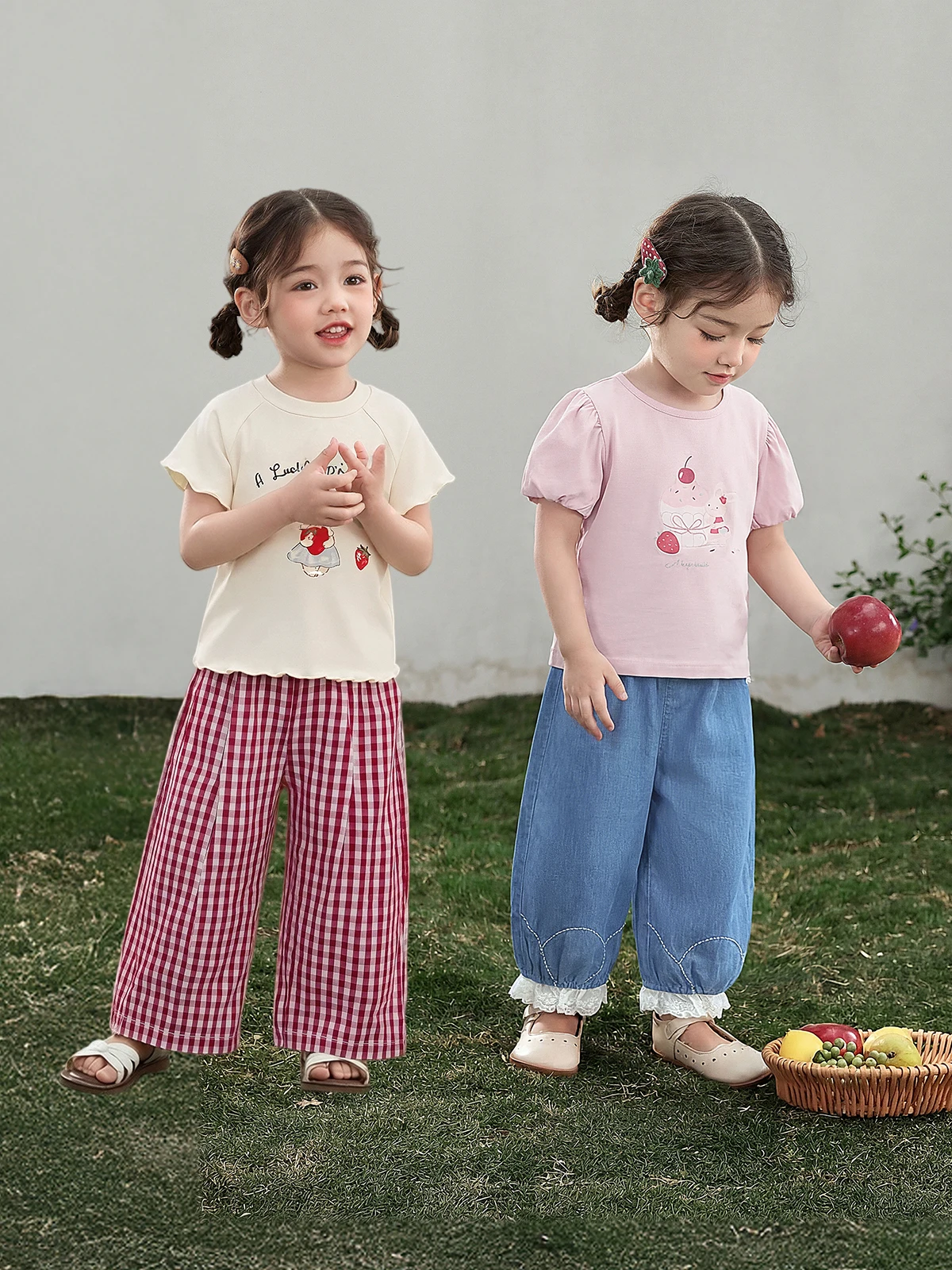 4歳女の子向けかわいいセットアップ：学院風格の格紋デザインで日常を彩る