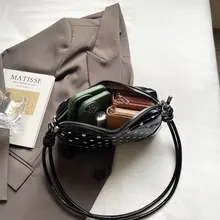 おしゃれな腋下バッグ【通勤用・ショルダー・赤いドット・小型】