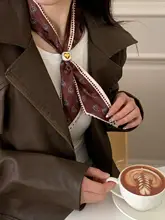 フランス風レトロデザインのスカーフネックレス【秋冬用・高級感あるニットとのコーディネート】（セットアップ対応）