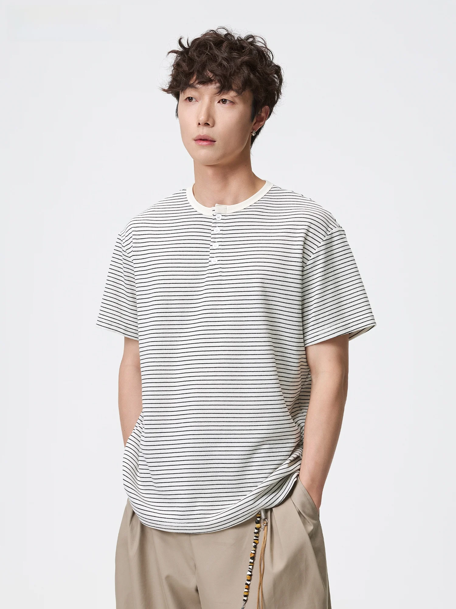 ストライプ柄 メンズTシャツはどう選ぶ？フィット感とデザインのバランスが鍵