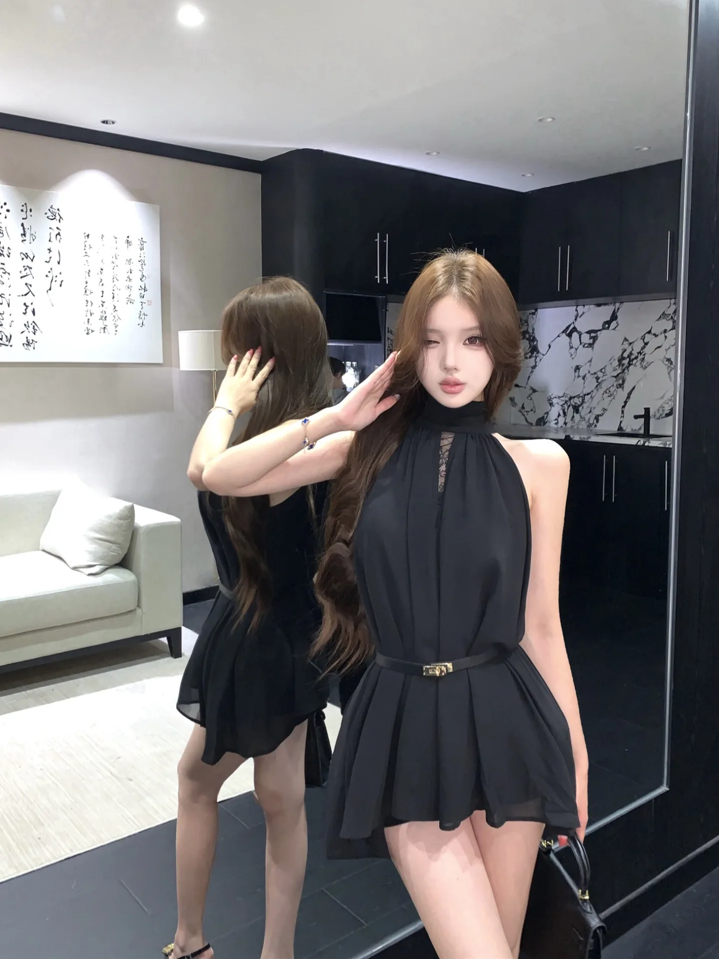 ハーネス服は本当に必要？通勤からレジャーまで使える「フレンチスタイルのシャツとショートパンツ」の本当の価値とは
