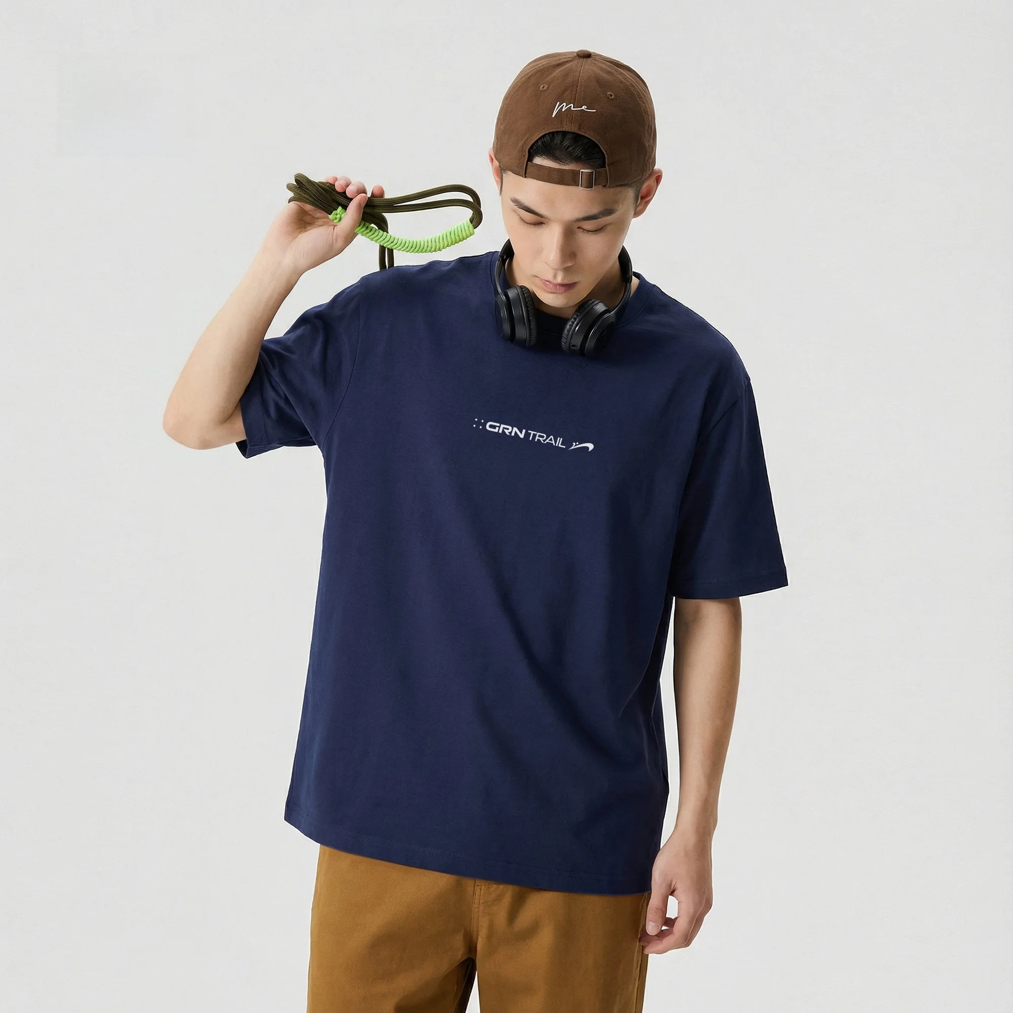 メンズ半袖Tシャツはどう選ぶ？通気性とシンプルさが融合した「綿100%」のベストな選び方とは