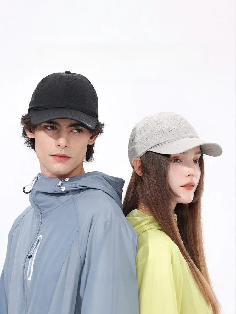 アウトドア用品で最も人気のあるアイテムはどれ？通気性と軽さを両立したダックビルキャップが注目