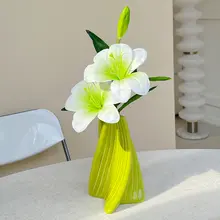 高級感溢れる陶製花瓶入りフェイクユリフラワー【インテリア装飾・リビング用】