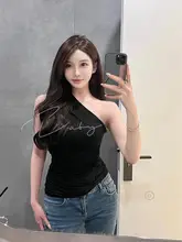 ブラックストラップキャミソール【オフショルダー・背中開き・フィットデザイン】