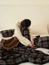 レトロ風イギリスチェックのダブルフェイス保温ソファブランケット【秋冬用・極上の柔らかさ】