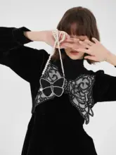 デザイナーオリジナルのバタフライデザインビーズ刺繍ミニバッグ
