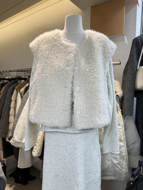 冬用 ゆったりシルエット キャミソール風ウールベスト【羊毛混・カジュアル・通勤向け】（セットアップ対応）