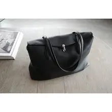 本革トートバッグ【女性用・軽量・大容量・ピンクと黒】