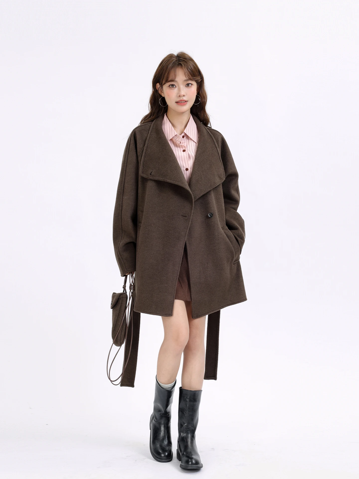大人色っぽいファッションは、色の選び方がすべて？