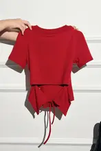 レトロなデザインの赤い丸首短袖Tシャツ【穴あけ不要・女性用・後ろ透かし編み】