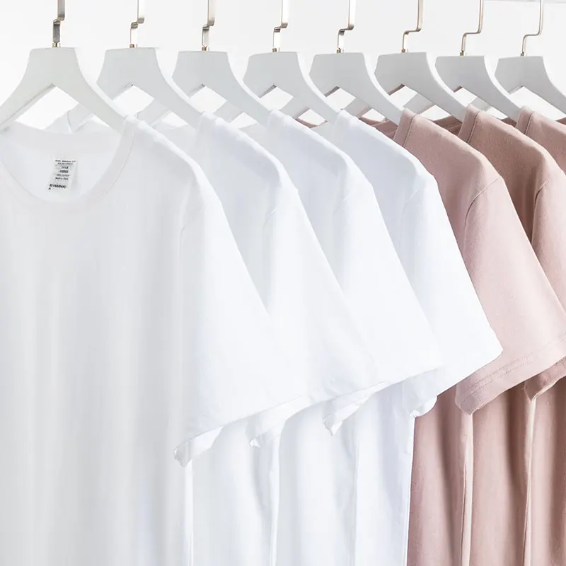 Tシャツをズボンに入れるのはなぜ？そのベストな選び方と、夏の日常に合うアイテムとは？