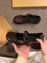 白色のレトロフレンチスタイルの粗いヒールの浅口パンプス【夏用・柔らかいソール】（セットアップ対応）