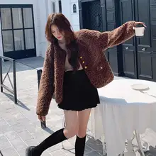 ブラウンのレトロラムウールコート【ショート丈・厚手・ラウンドネック・冬用】