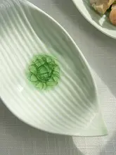清新な葉デザインの陶器製プレートとボウル【アイスクラック釉・和食器】