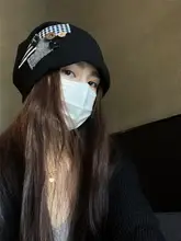 ボタン付きスタイルのユニセックスニット帽【ファッション・ゆったりタイプ・秋冬用】