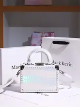 MackKevin レーザーグラデーション ボックスバッグ【レディース・スタイリッシュ・スタッズ付き・ショルダーバッグ】