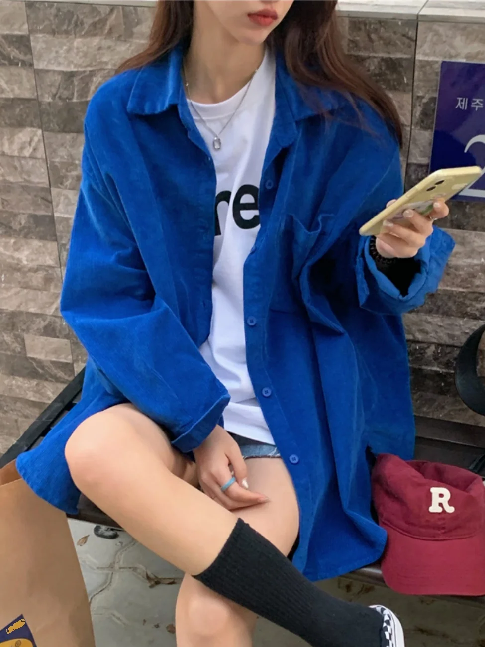 ターコイズブルーの服 メンズはどんな色？本当に通勤に合うの？
