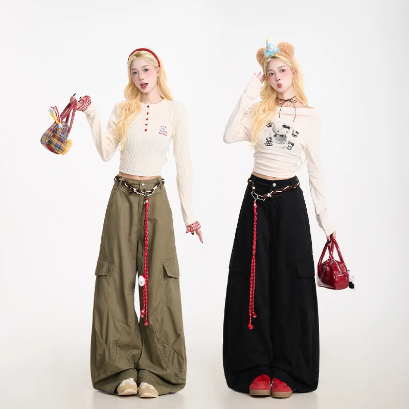 ストリートファッションのコート選びで迷うなら、この1アイテムが救う？