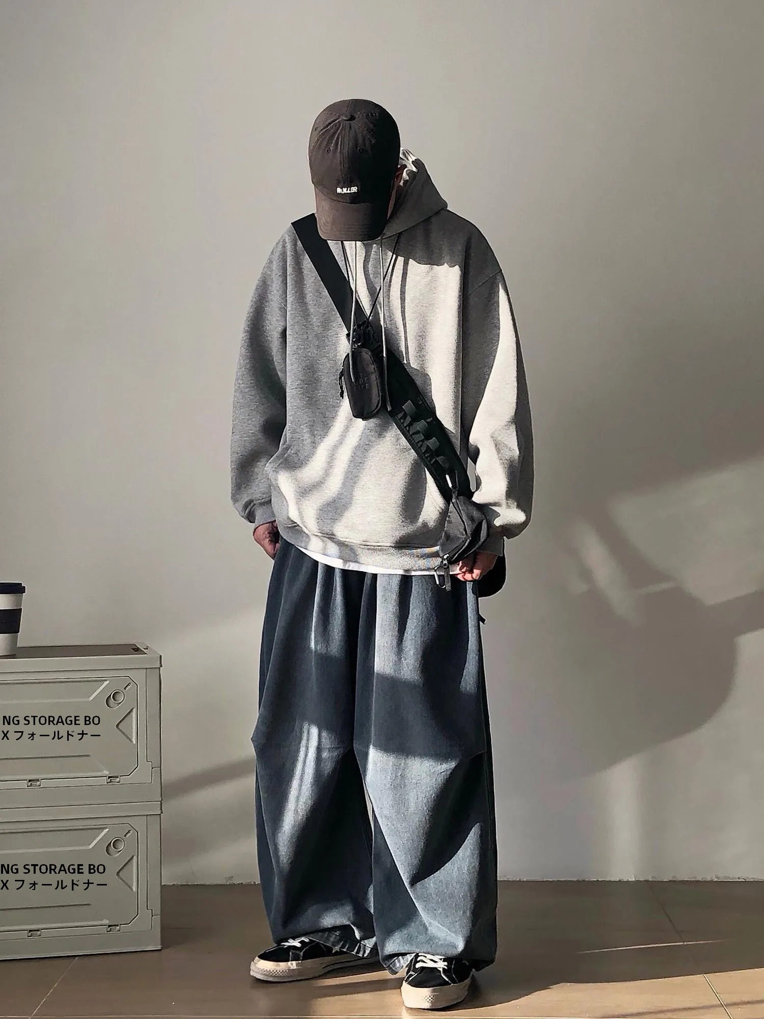 春服 メンズ 通勤で失敗しないコーデの秘密：裏起毛パーカーの本質