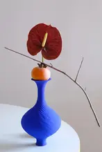 クリエイティブなクラインブルー陶器花瓶【シンプルモダンデザイン・インテリア装飾用】