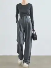 グレーのストレートスーツパンツ【高腰・フィット・レディース】