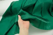 薄手の光沢感ある翡翠色サテン生地【シャツ・漢服用】