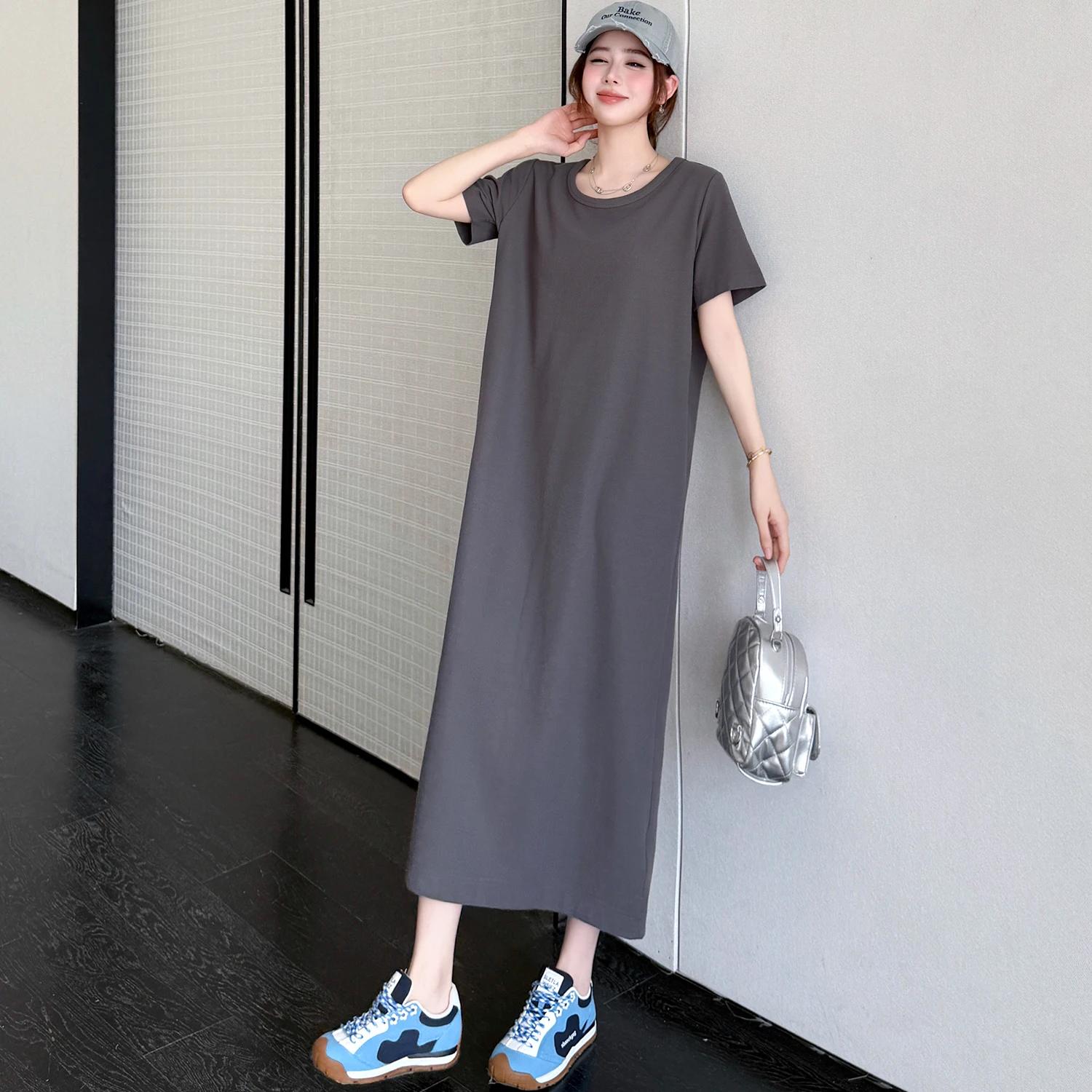 150cm服 大人：感のあるシンプルなカジュアルTシャツワンピースの実用性と着用シーン