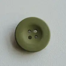 マットカーキ色の金属ボタン【20mm・高品質】