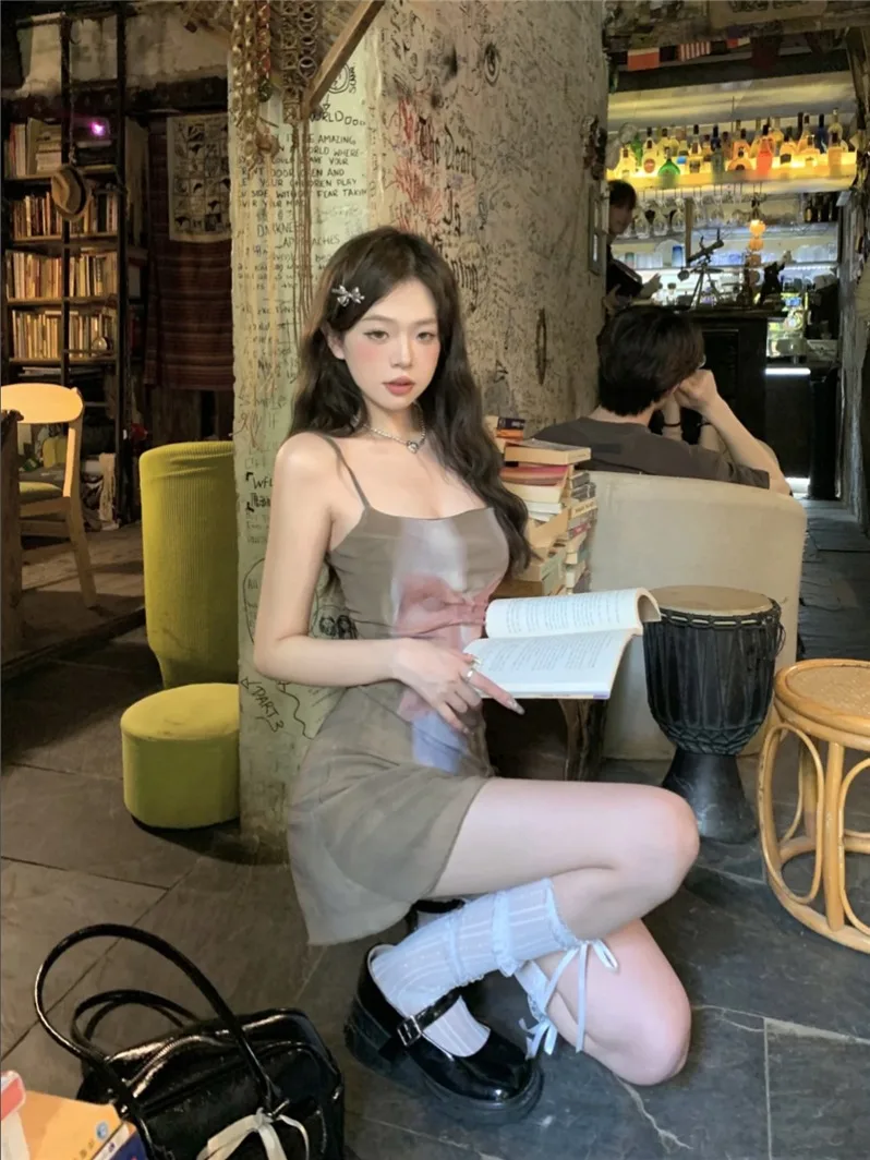 ギャザーキャミワンピース：バタフライプリントの夏用レトロAラインスタイル