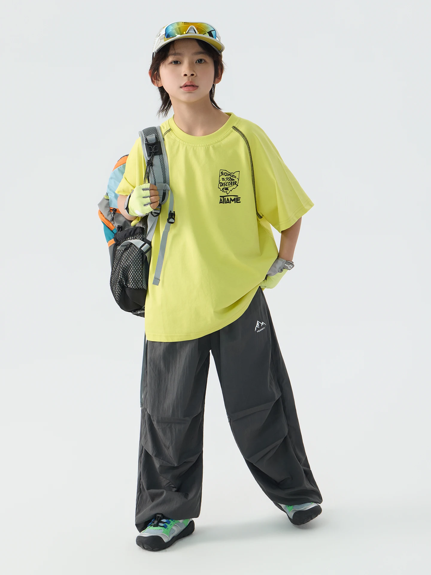 夏のアウトドアで防蚊に悩まない着こなしは？山系柄の防蚊パンツが解決する理由
