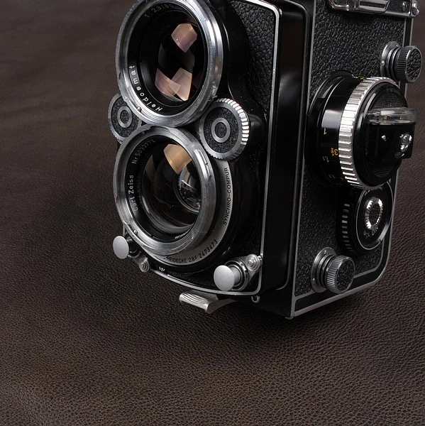 35mmフィルムとe-m5の世界で、シャッターボタンがもたらすリアルな違いは？
