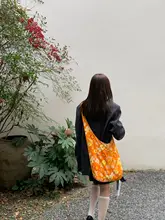 華やかな花柄コットンショルダーバッグ【カジュアル・結びデザイン・斜め掛け対応】