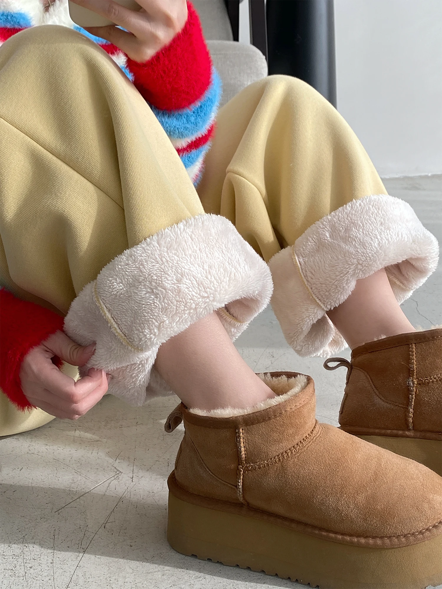 冬用裏起毛スウェットパンツ：束脚デザインで快適な着心地を実現
