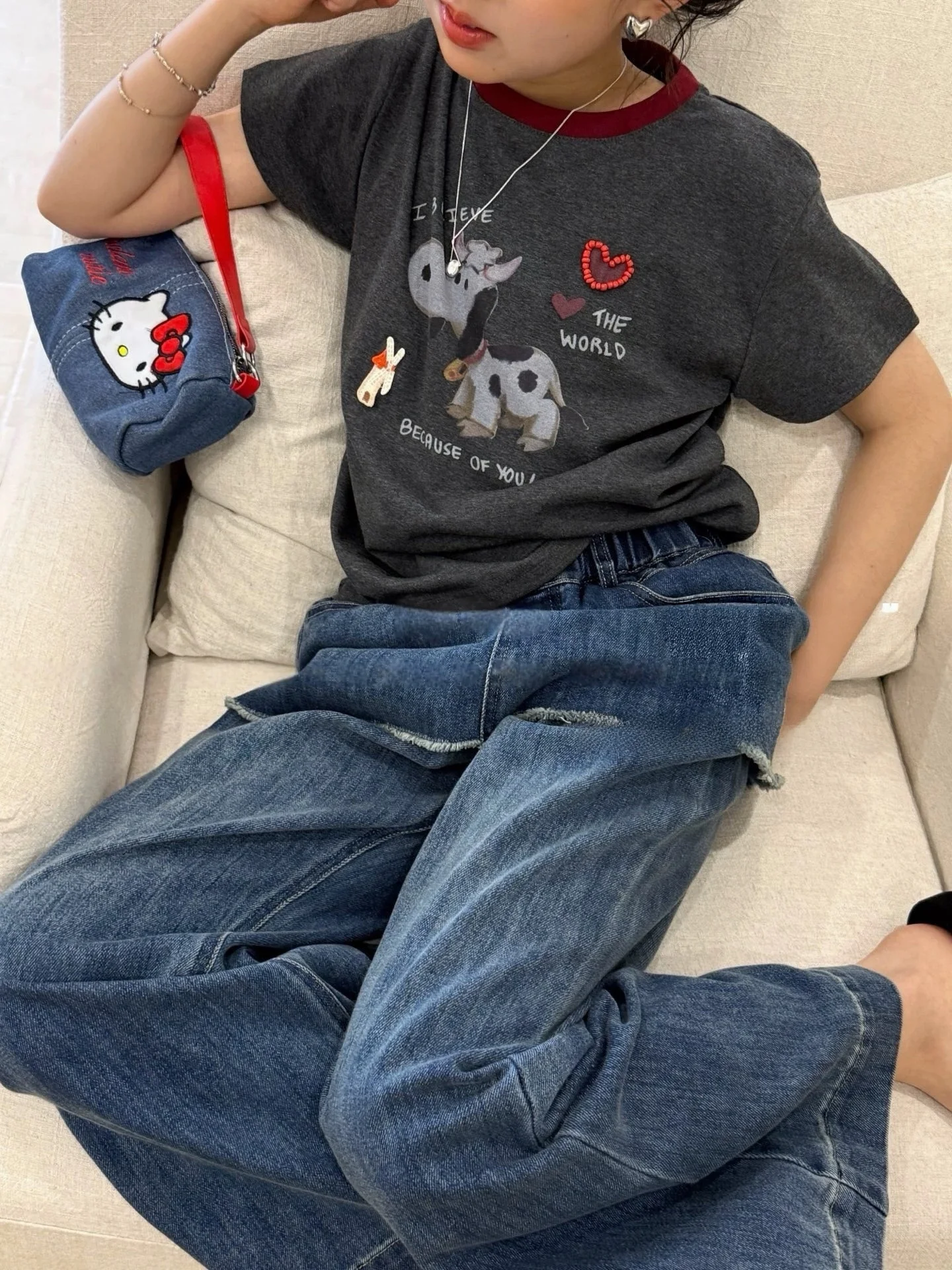 夏用キッズファッション 女の子用Tシャツとデニムパンツセット：20度から24度の季節に最適なカジュアルスタイル