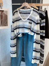 Vネックレースアップストライプニットトップス【ゆったりとしたスタイル・薄手・秋用】