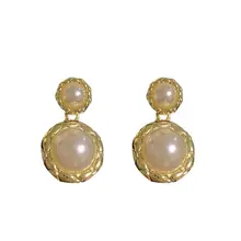 洗練されたデザイン！パールイヤーカフ【穴あけ不要・軽やか・上品な雰囲気】