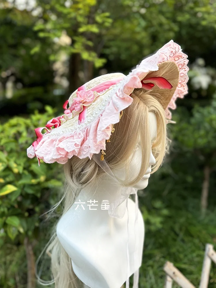 10月に着るファッションと6月・7月・8月の飾りをどう選ぶ？手作りストロベリーハットが季節感を決める