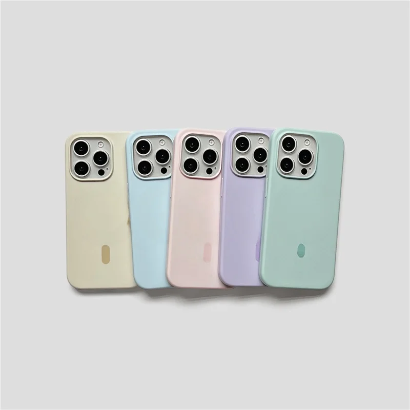 iPhone 15 Pro Max ケース：液体シリコン製の衝撃吸収型ハードケースの実用性とベタベタ防止機能
