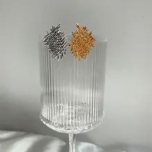 クラシックデザインの幾何学模様メタル感イヤリング【925シルバー針使用】