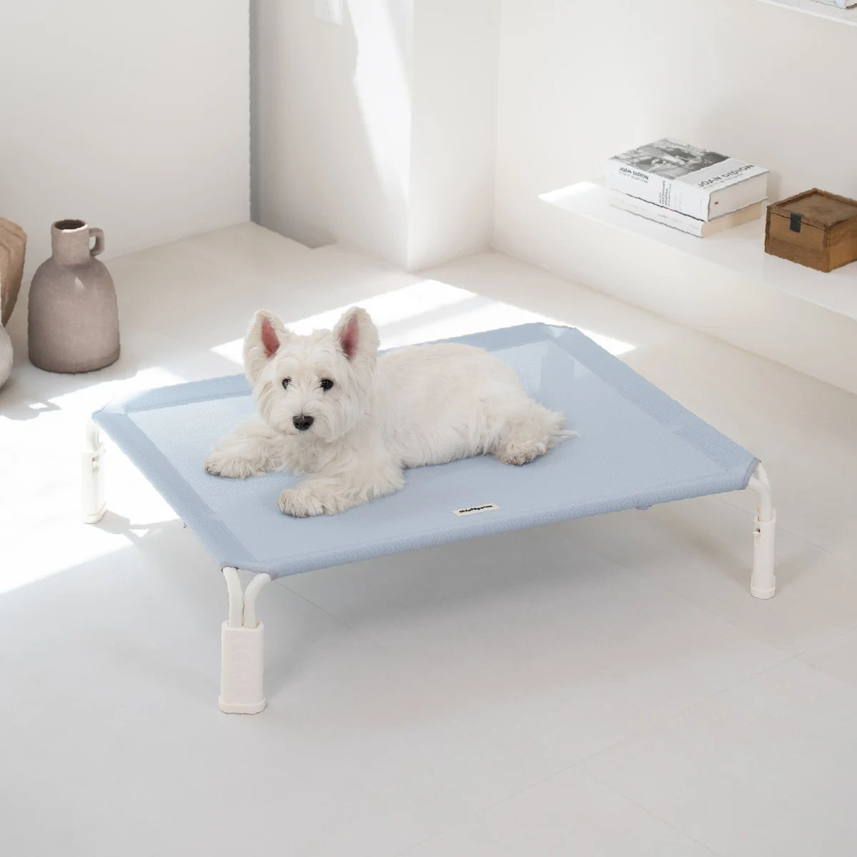 犬のケージに敷くもの：通気性と防湿機能を持つchichi pawsベッドの実用性