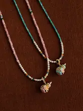 現代中式エナメル滴釉のピンク瓢箪と真珠のロングネックレス【天然石ビーズ・鎖骨にフィット】