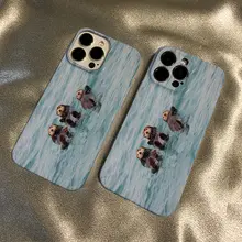 iPhone 16 Pro Max対応 三匹のカワウソデザインスマホケース【防摔・フルカバー・マット仕上げ】