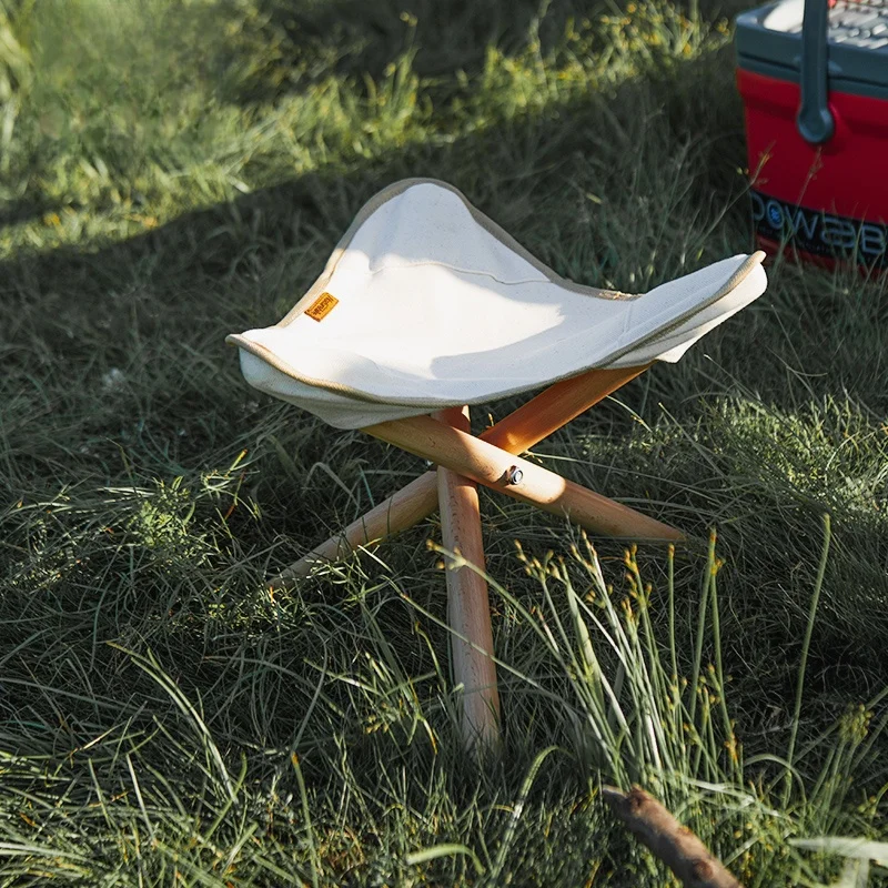 Naturehike 折りたたみ式ウッドチェア：おしゃれキャンパーに最適なコンパクトな生活リラクゼーションスペースを実現